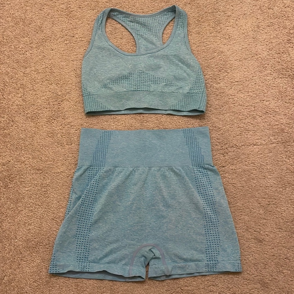 Blue matching exercise set